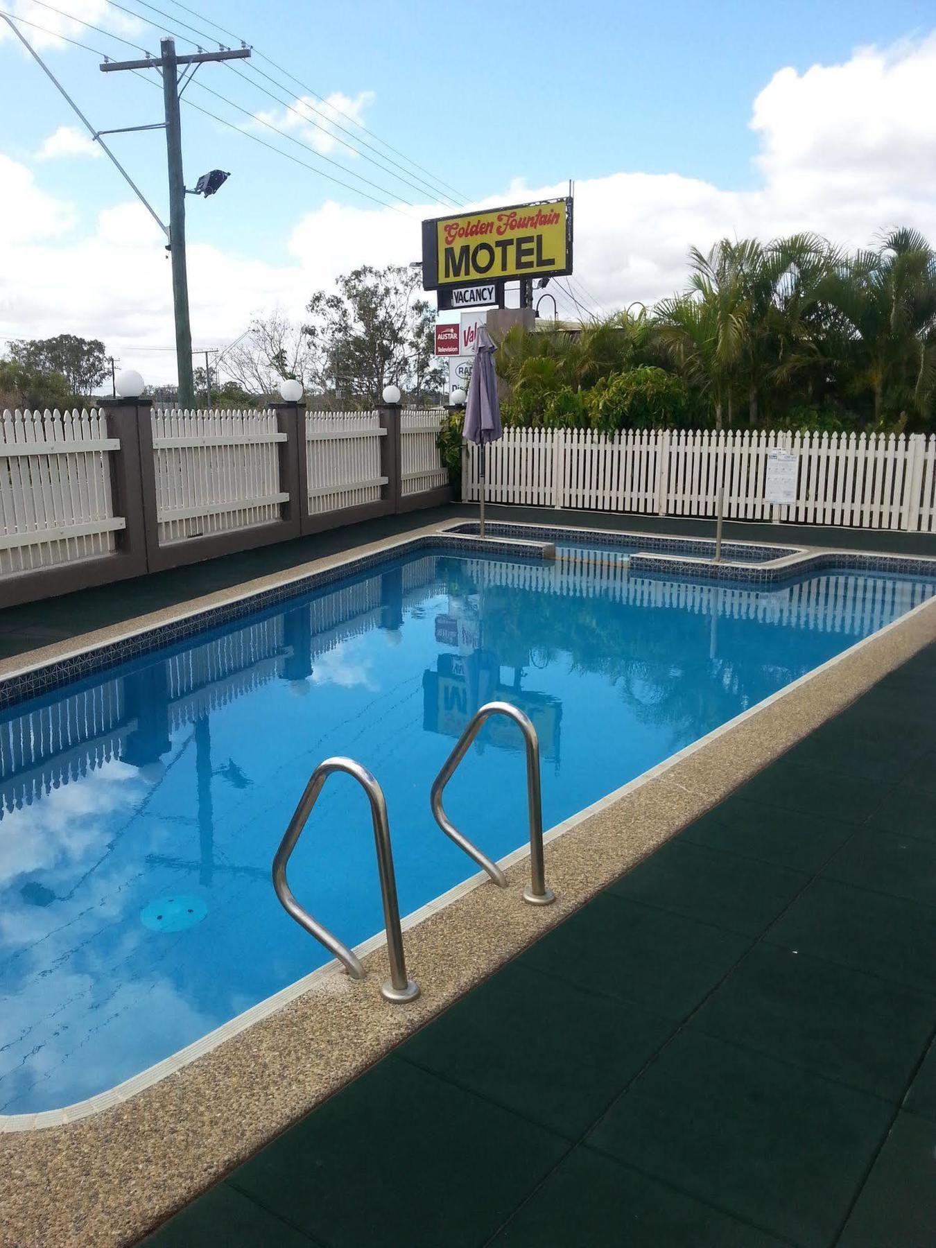 Golden Fountain Motel Rockhampton Exteriör bild